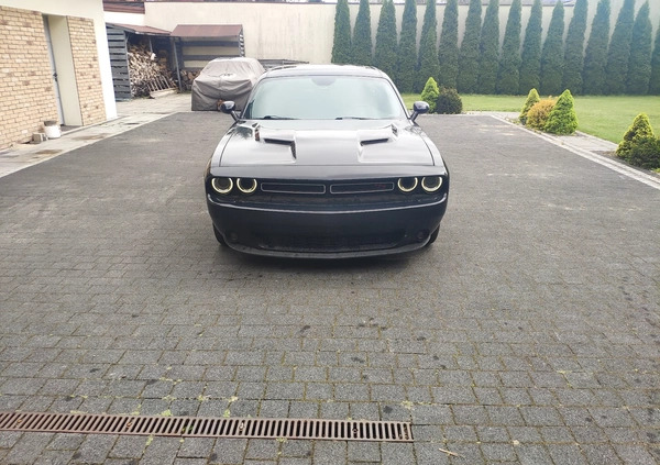 Dodge Challenger cena 78500 przebieg: 92000, rok produkcji 2015 z Zelów małe 137